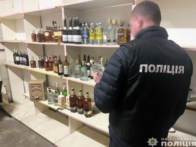 У Чернігові поліцейські вилучили понад 2 тонни фальсифікованого алкоголю